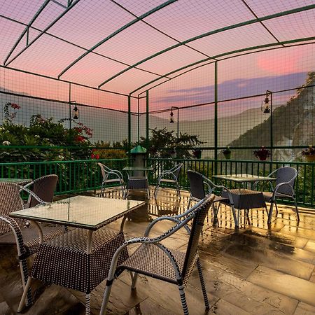 Hotel Sterling Corbett Garjia Exterior foto