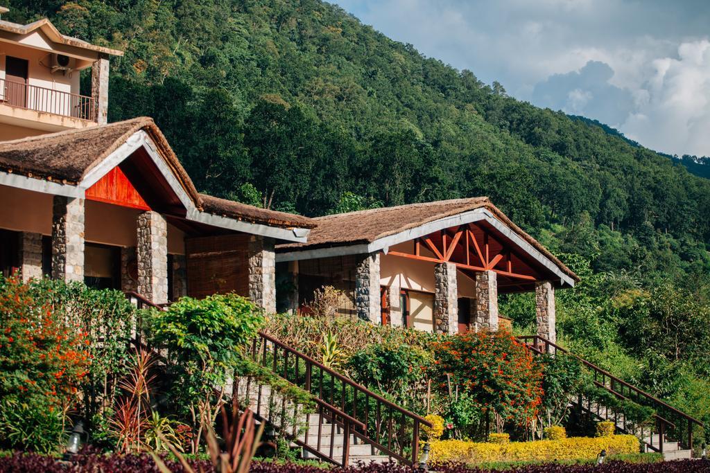 Hotel Sterling Corbett Garjia Exterior foto