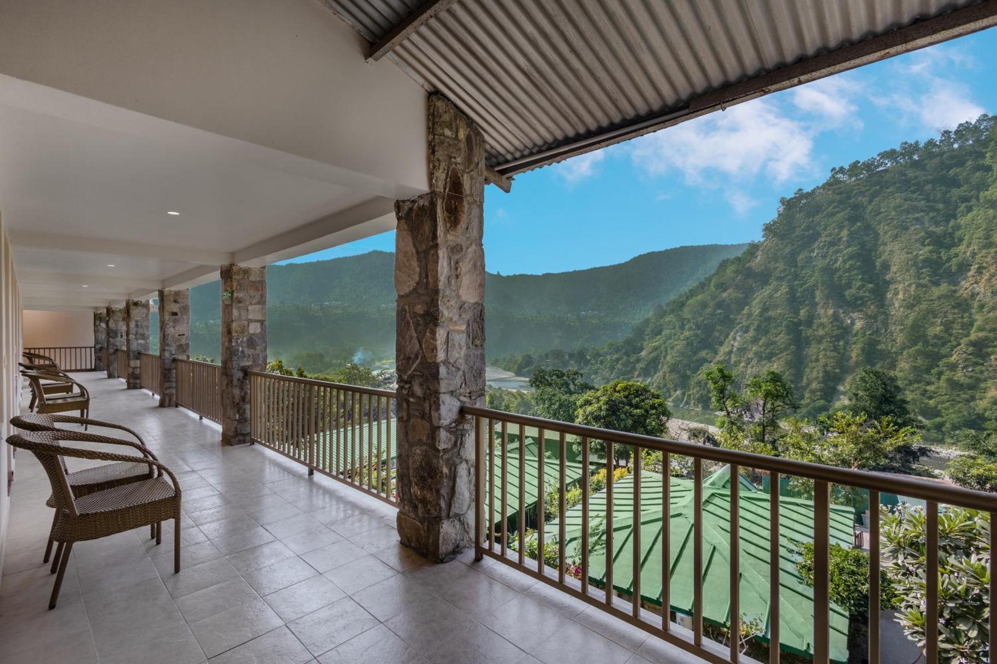 Hotel Sterling Corbett Garjia Exterior foto