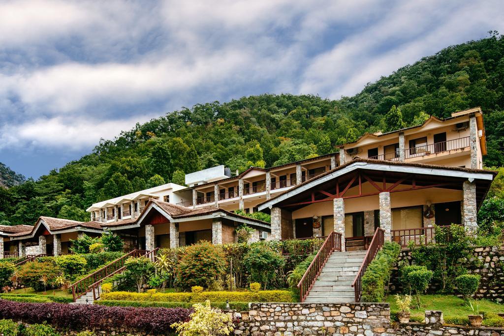 Hotel Sterling Corbett Garjia Exterior foto